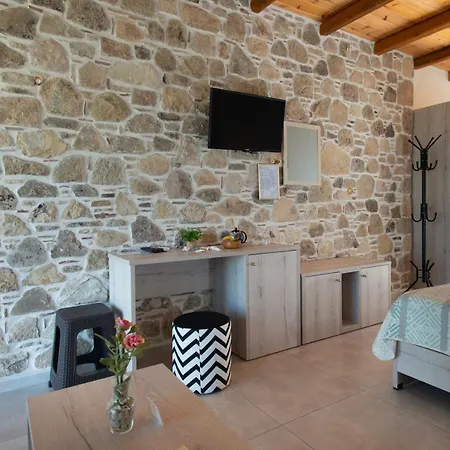 Apartments-studios,sigelakis With Very View Appartamento